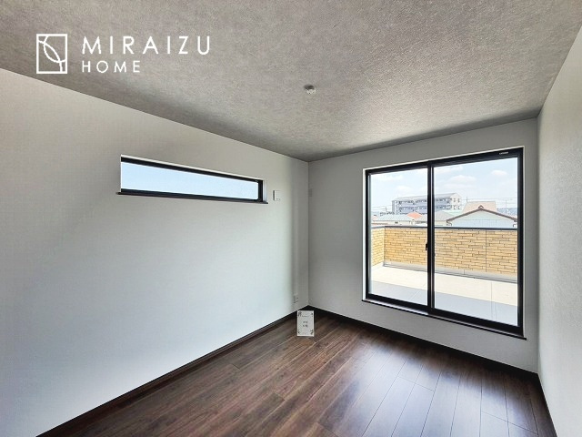 【子供部屋】 | ご家族様のプライベート空間が確保できる素敵な間取りです。また敷地ゆったりですので、おうち時間を楽しむのにもぴったりですね♪