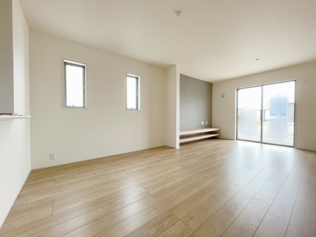 新築戸建・新築建売　郡山市東山1丁目1期　守山小・守山中の居間・リビング|陽当たり良好な南面リビング！