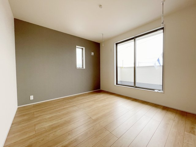 新築戸建・新築建売　郡山市東山1丁目1期　守山小・守山中の洋室|アクセントクロスがおしゃれな主寝室！