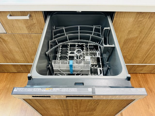 八王子市　絹ケ丘　新築一戸建てのキッチン|～食洗機付き　食事後の食器洗いはお任せ、家族でゆっくりとくつろげます～