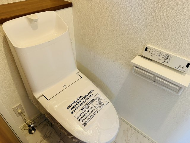八王子市　絹ケ丘　新築一戸建てのトイレ|～暖房温水洗浄機能付きトイレ　冬場は特に嬉しい機能ですね～