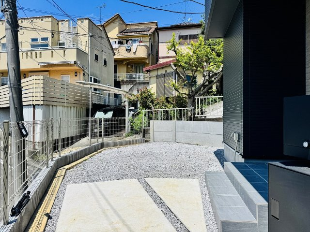 八王子市　絹ケ丘　新築一戸建ての庭|～ガーデニングなども楽しめる庭付き～～