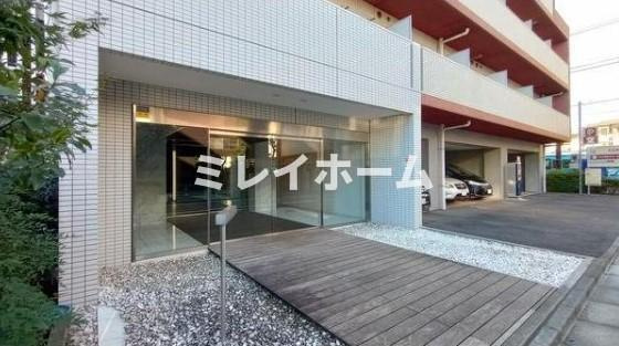 クレイシア矢口のエントランス