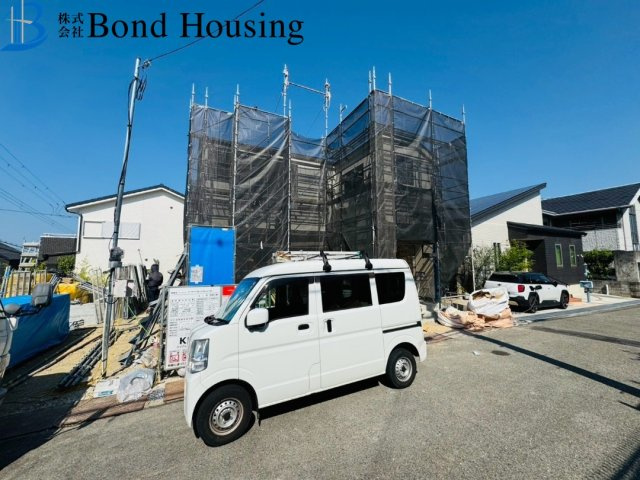 駐車並列2台可能　美山台1期　新築2区画　1号棟の前面道路含む現地写真