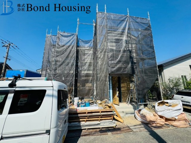 駐車並列2台可能　美山台1期　新築2区画　1号棟の前面道路含む現地写真