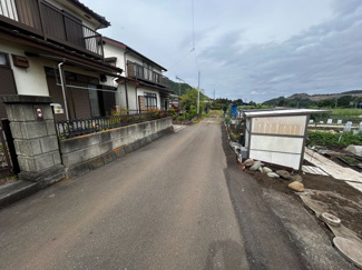 【前面道路含む現地写真】