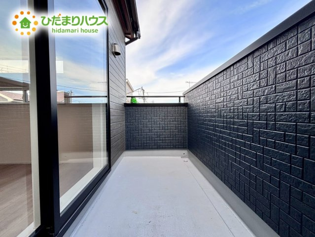 上尾市向山1丁目2期　新築戸建　ブルーミング01のバルコニー