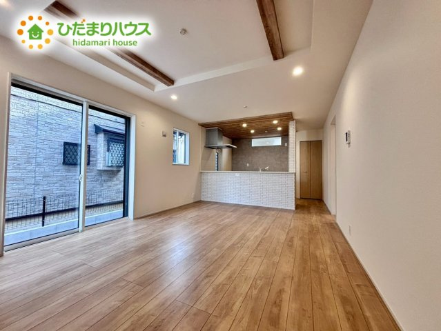 上尾市向山1丁目2期　新築戸建　ブルーミング01の居間・リビング|LDK：17.5帖