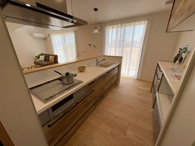 行橋市西宮市5丁目　新築一戸建てのキッチン|オール電化で光熱費も削減♪IHコンロでお掃除もラクラク♪
【行橋市　新築一戸建て】