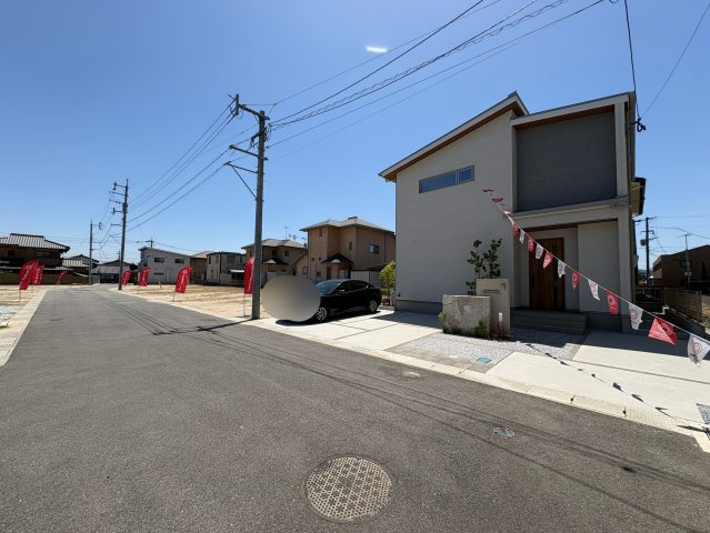 行橋市西宮市5丁目　新築一戸建ての外観|駐車場並列3台！！
【行橋市　新築一戸建て】