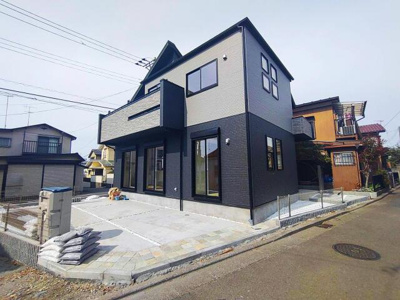  | 黒と白を基調とした外壁仕様！… 