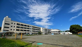  | 横浜市立本郷小学校まで856m 