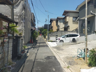 【前面道路含む現地写真】 | 京都市伏見区深草願成町　1号棟　新築戸建