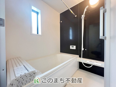 【浴室】 | 下妻市鬼怒第7　 | 雨の日の洗濯も安心♪換気乾燥暖房機を完備した1坪サイズのシステムバスです！
