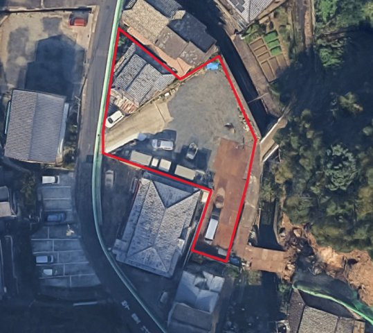 日宇町古家付き土地の前面道路含む現地写真