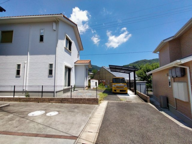 収納スペース豊富な黒髪町戸建て
