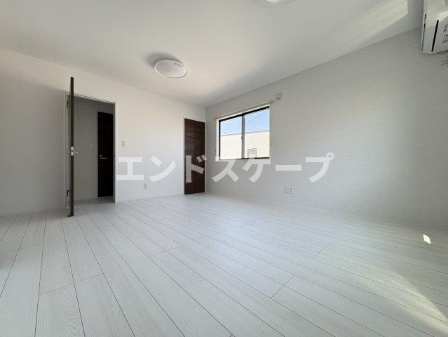 ヴィル・エテルネルの居間・リビング|高崎、前橋のお部屋探しはエンドスケープまで！お客様の理想お聞かせ下さい♪