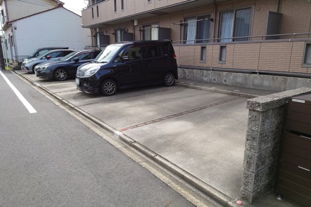 コンフォートの駐車場