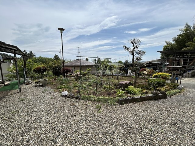 あきる野市草花中古戸建の庭