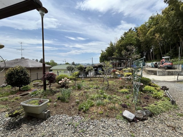 あきる野市草花中古戸建の庭