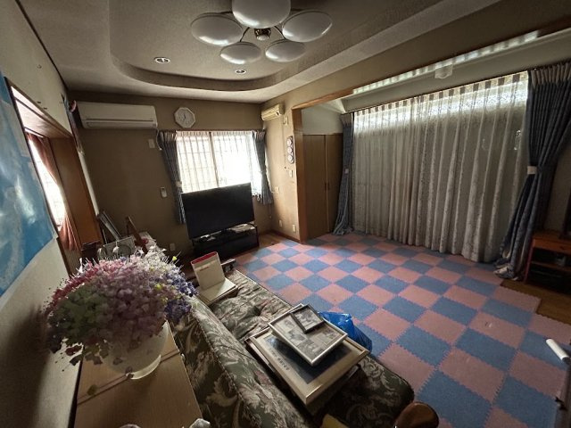 あきる野市草花中古戸建の居間・リビング