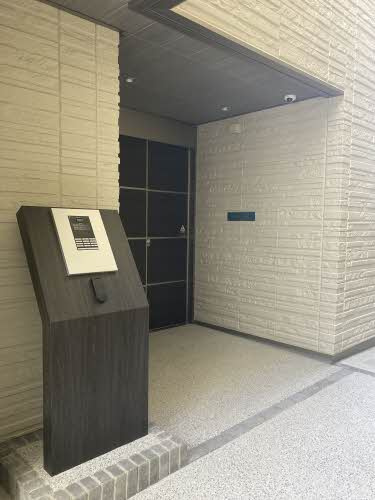 ペルル金屋町のエントランス