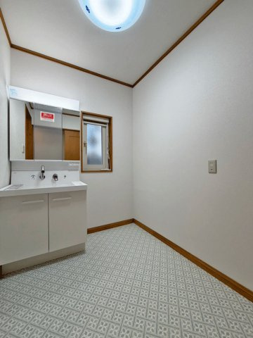 名取市ゆりが丘3丁目　中古戸建の独立洗面台