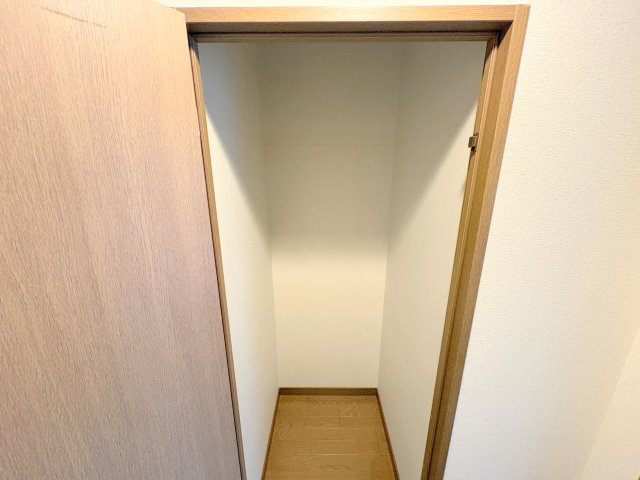 生駒市壱分町の賃貸マンションの収納