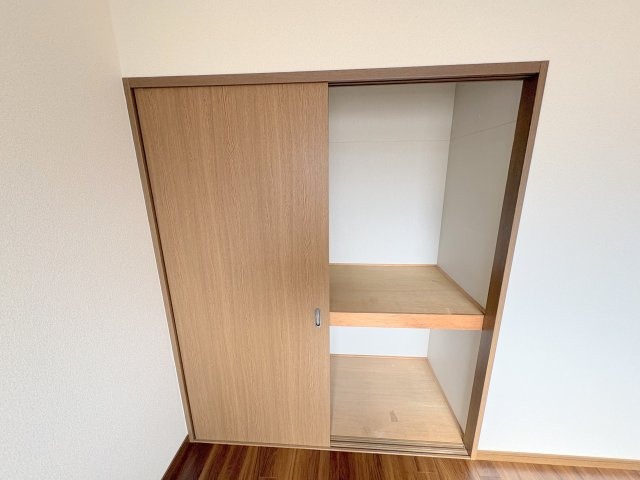 生駒市壱分町の賃貸マンションの収納