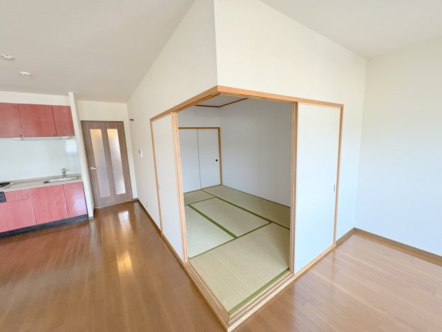 生駒市壱分町の賃貸マンションの居間・リビング