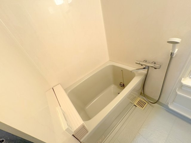 生駒市壱分町の賃貸マンションの浴室