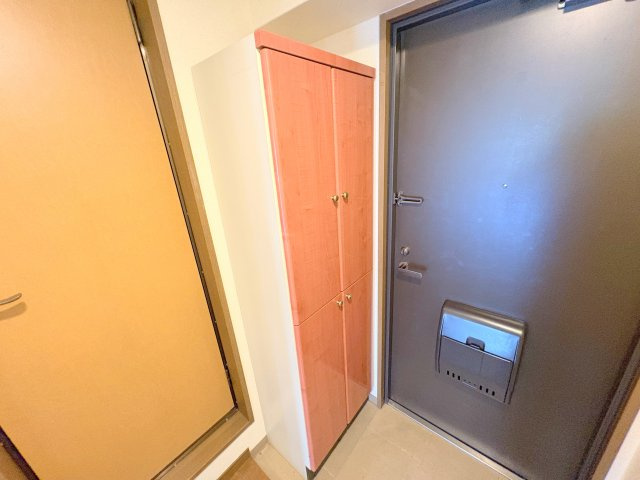 生駒市壱分町の賃貸マンションの玄関