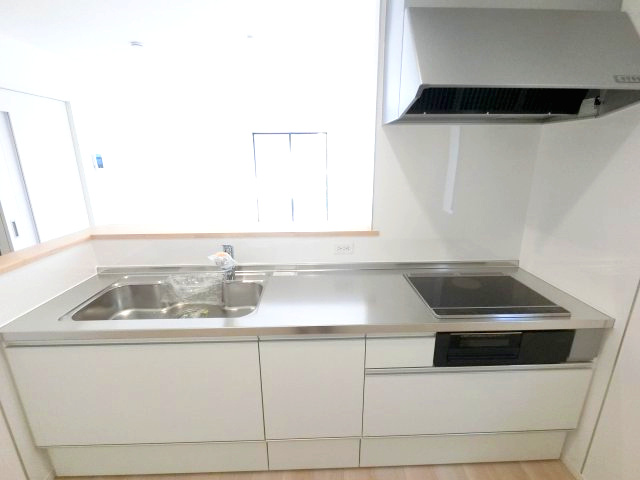 佐賀市北川副町光法第3 2号棟のキッチン|オール電化　収納充実