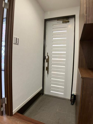  | 玄関　下駄箱新品交換しています 