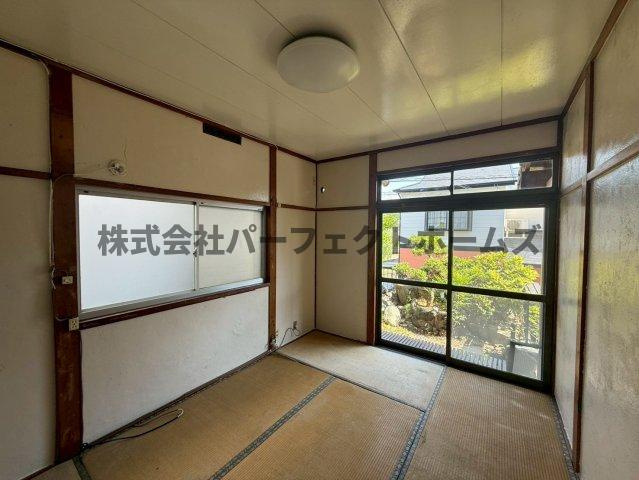 津田元町3丁目戸建　賃貸の和室|日本らしい落ち着いた雰囲気の和室です