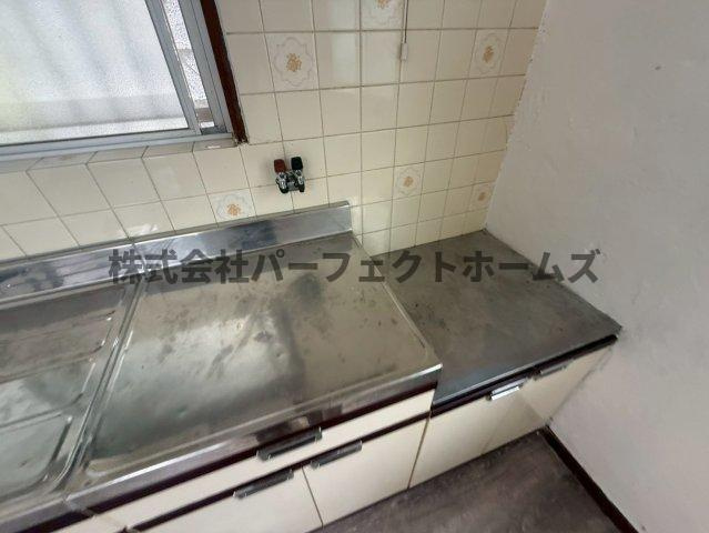 津田元町3丁目戸建　賃貸のキッチン|コンパクトなキッチンで掃除もラクラク