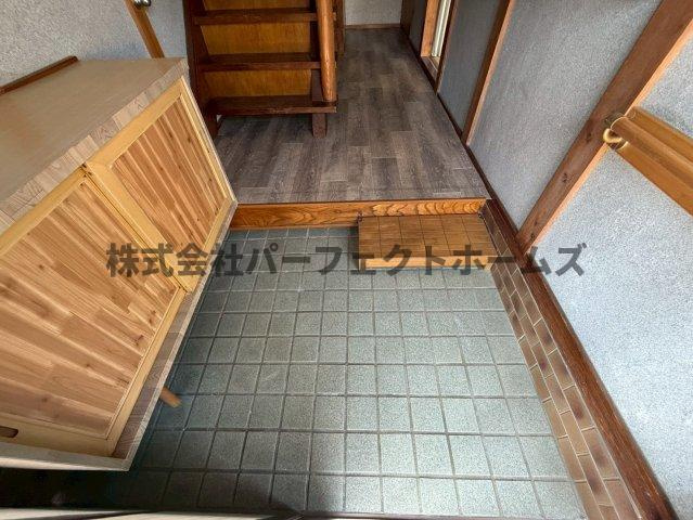 津田元町3丁目戸建　賃貸の玄関|玄関です