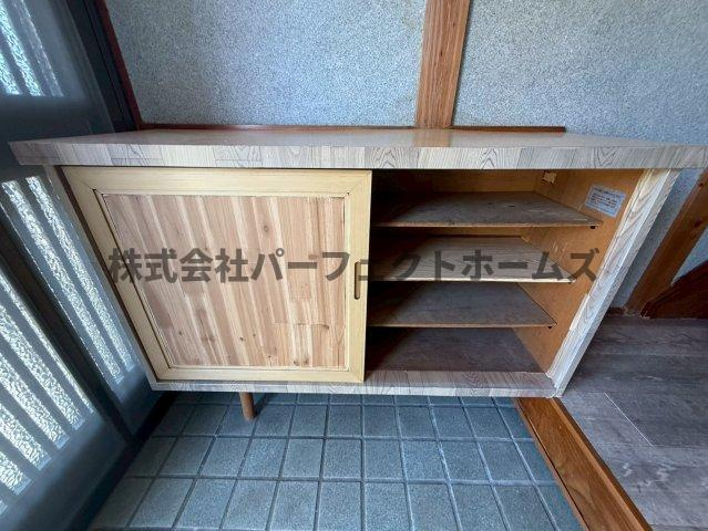 津田元町3丁目戸建　賃貸の収納|収納のためのスペースです
