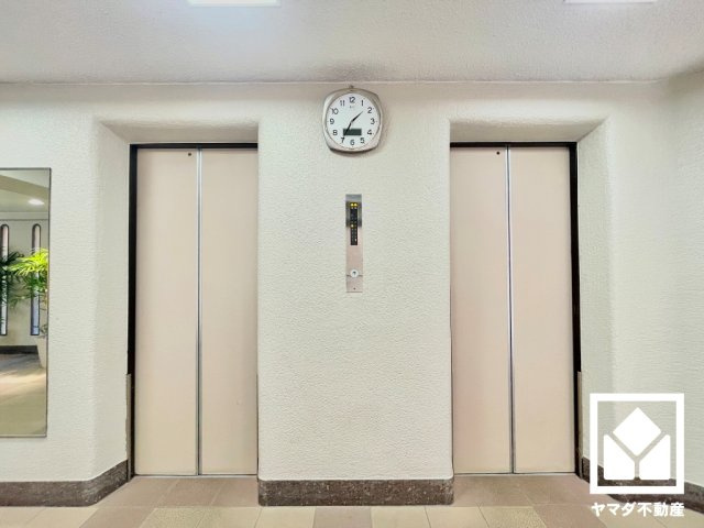 日商岩井上甲子園マンションのその他共用部分|複数基のエレベーターを設置。ゆとりある共用設計で、快適な住まいへのアクセスをスムーズに。