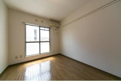 【居間・リビング】 | トラストビラ住吉 | ※写真は同タイプ住戸です。