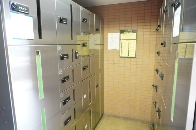 エルフローレ新越谷ロイヤルガーデンのその他共用部分|宅配BOX