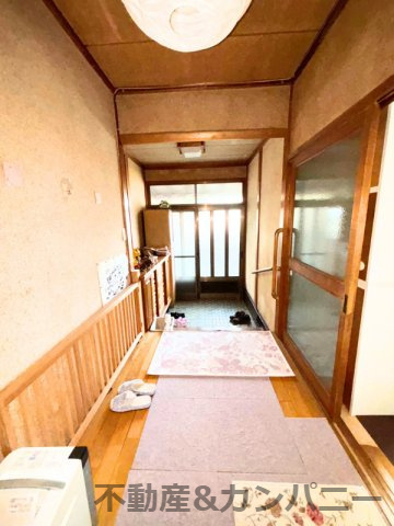 勝岡町の中古のおうち　松山市勝岡町中古戸建の独立洗面台|使いやすい独立洗面台です