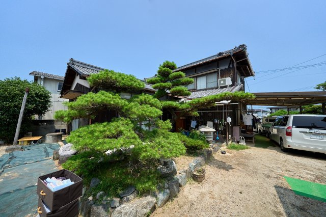勝岡町の中古のおうち　松山市勝岡町中古戸建のその他|ドッグランも可能な広い庭です