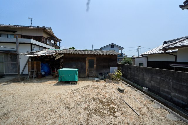 勝岡町の中古のおうち　松山市勝岡町中古戸建のその他|ここにもレトロな小屋が・・・
