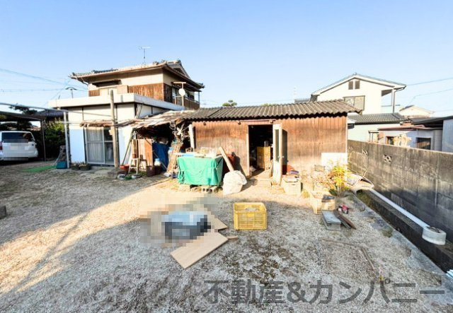 勝岡町の中古のおうち　松山市勝岡町中古戸建の庭|お庭の付いた物件です
