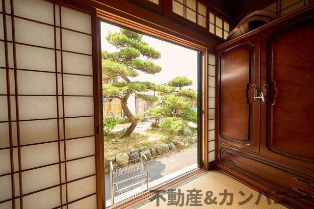 勝岡町の中古のおうち　松山市勝岡町中古戸建の和室|和に親しむ