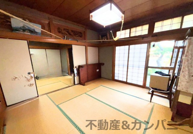 勝岡町の中古のおうち　松山市勝岡町中古戸建の和室|和室ならではの温かな和の空間で寛ぎの時間を過ごせます
