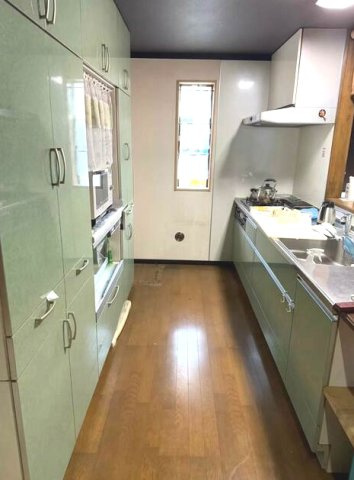 長生郡白子町古所　平屋中古戸建のキッチン|敷地約670坪 和風門構８SLDK平屋 上下水都市ガス リビング約27帖  白子海岸まで徒歩約10分