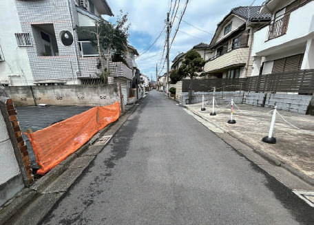 中野区上鷺宮5丁目　建築条件なし　低層エリアの限定1区画の前面道路含む現地写真