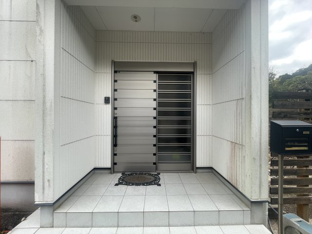 佐々町口石免一戸建の玄関